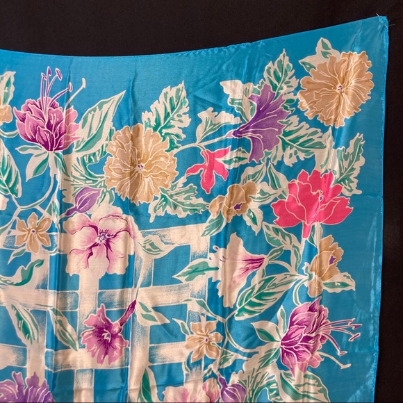 Oscar de la renta floral on lattice printed silk square scarf - Picture 3 of 10